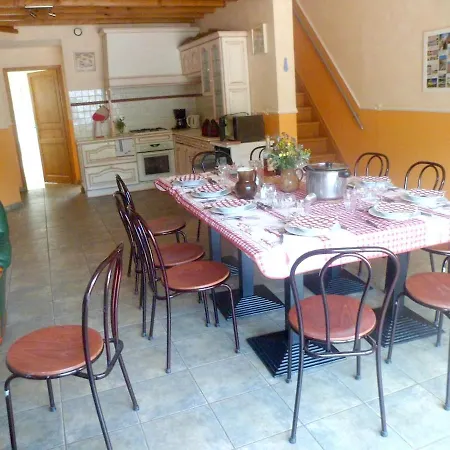 Maison De 5 Chambres Avec Jardin Et Wifi A Courzieu *